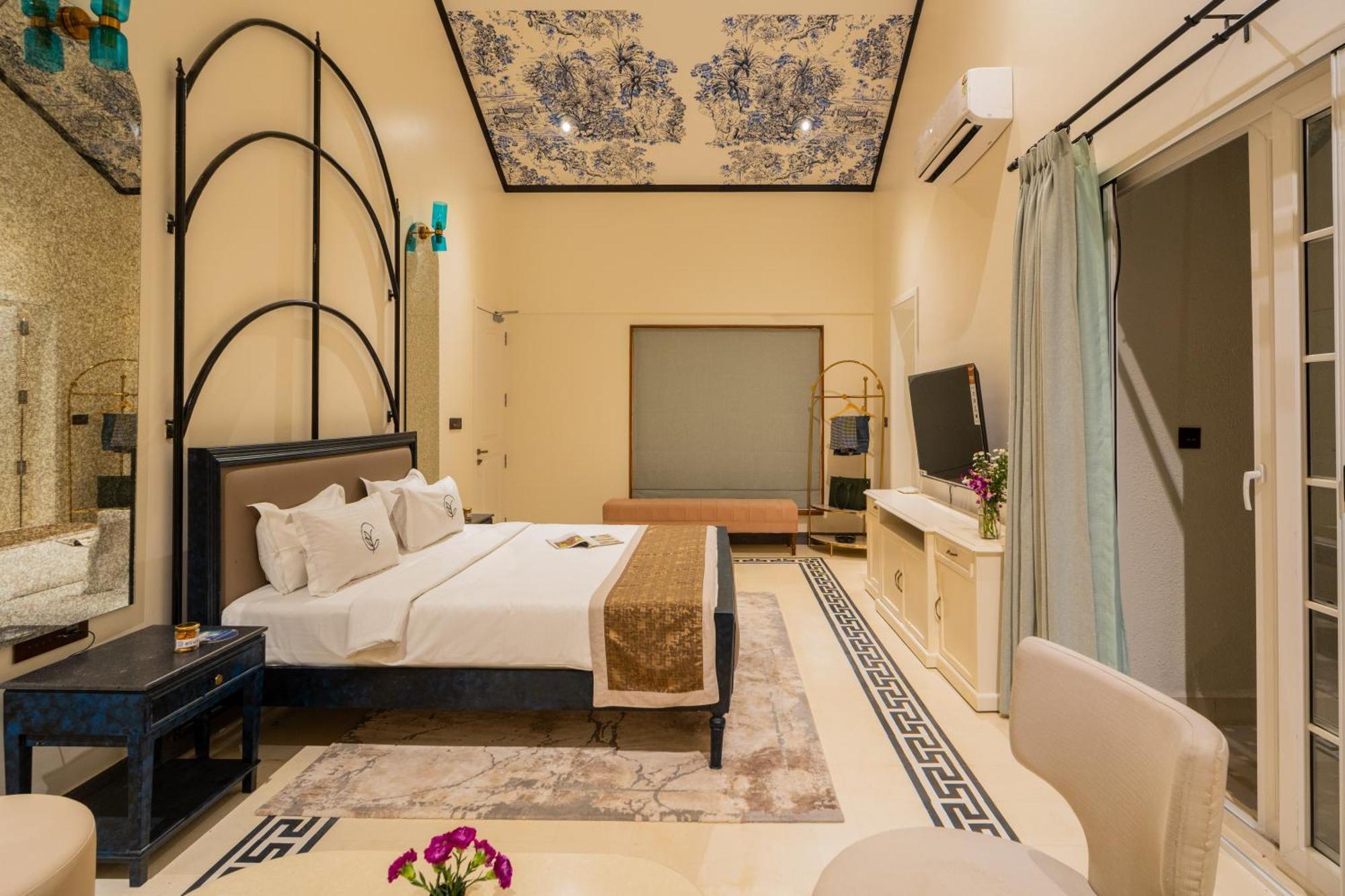 Elivaas 4 Bhk Villa With Pvt Pool & Jacuzzi-Yashgeet Siolim Eksteriør billede