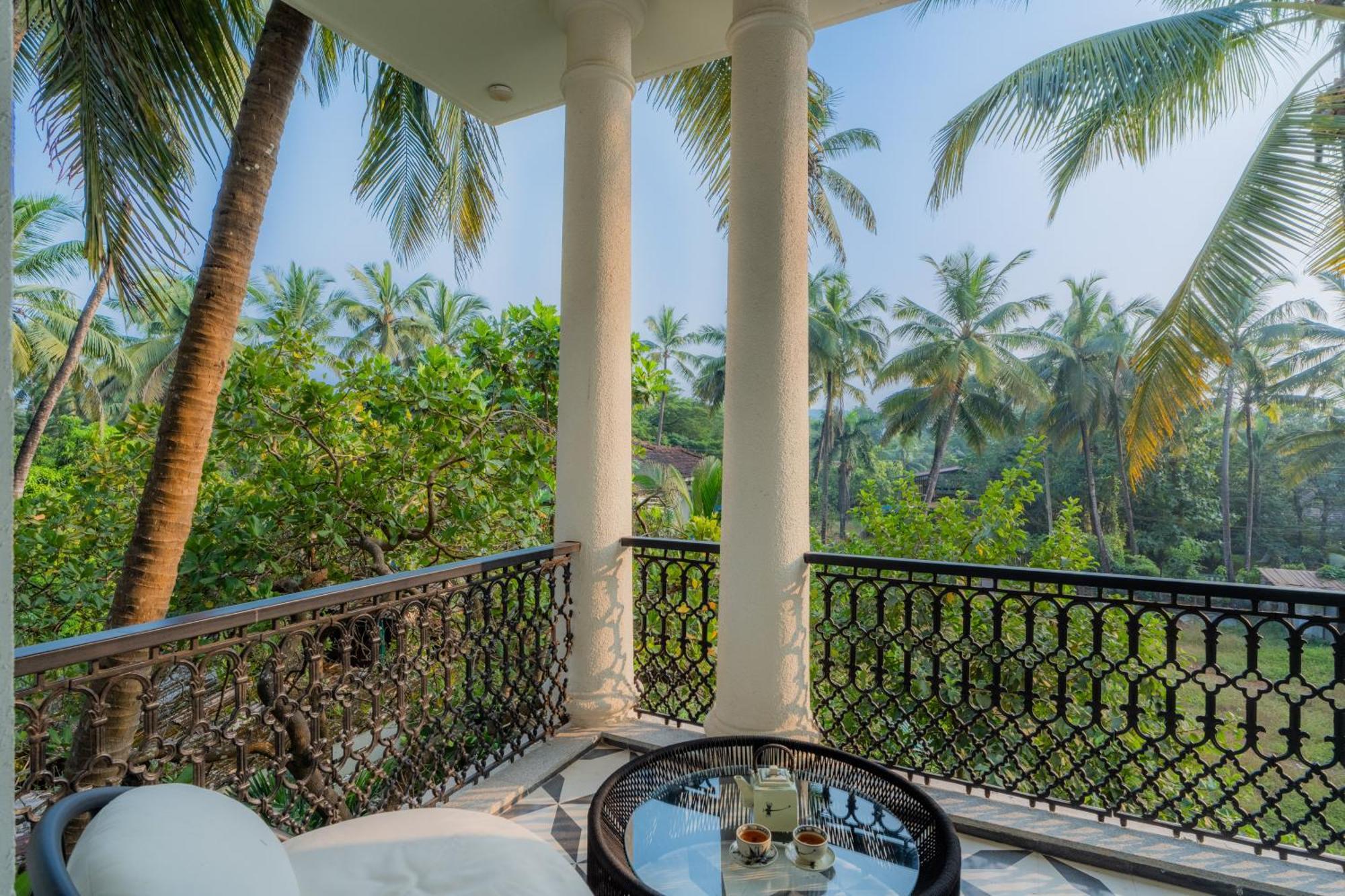 Elivaas 4 Bhk Villa With Pvt Pool & Jacuzzi-Yashgeet Siolim Eksteriør billede