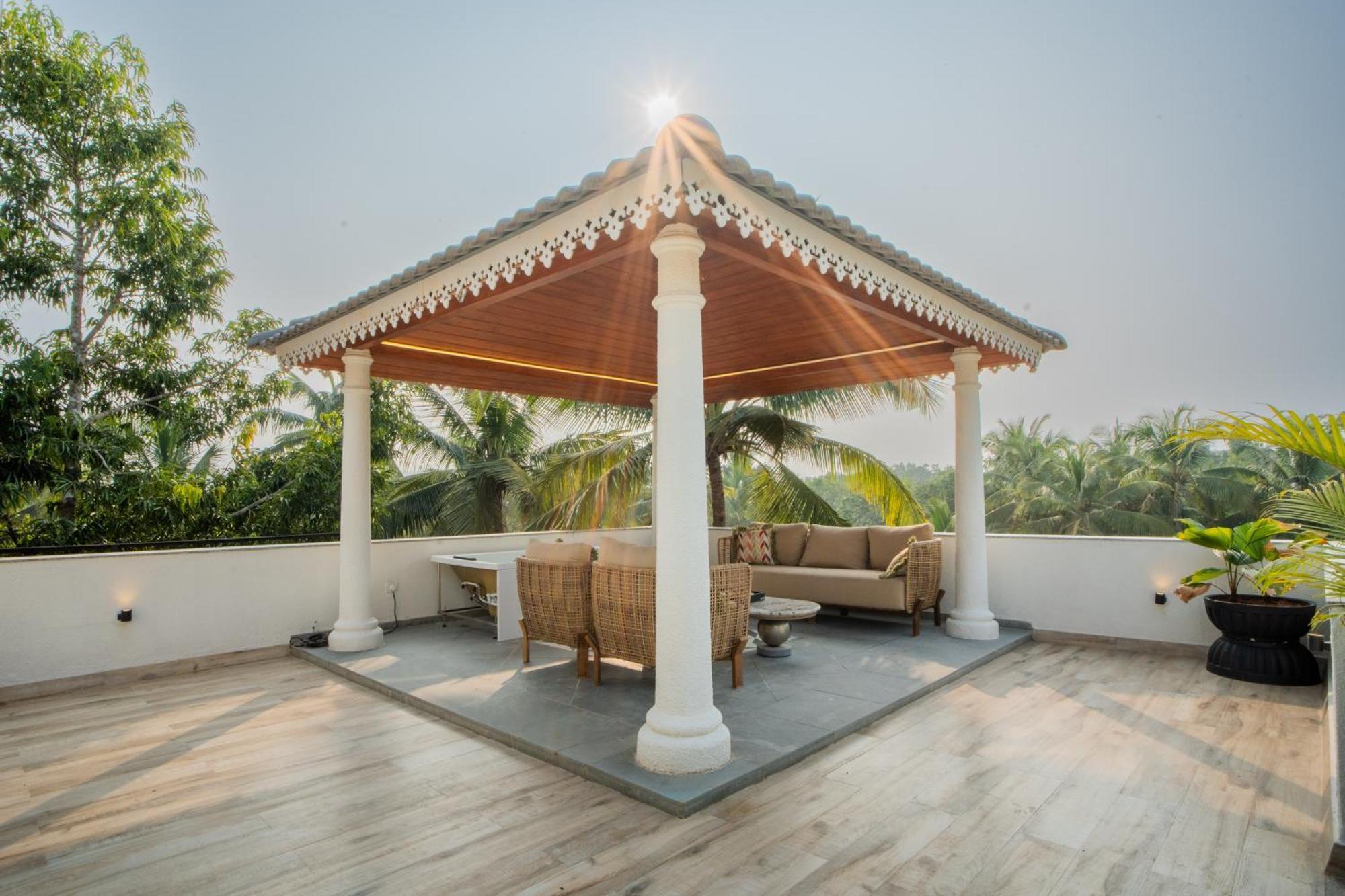 Elivaas 4 Bhk Villa With Pvt Pool & Jacuzzi-Yashgeet Siolim Eksteriør billede