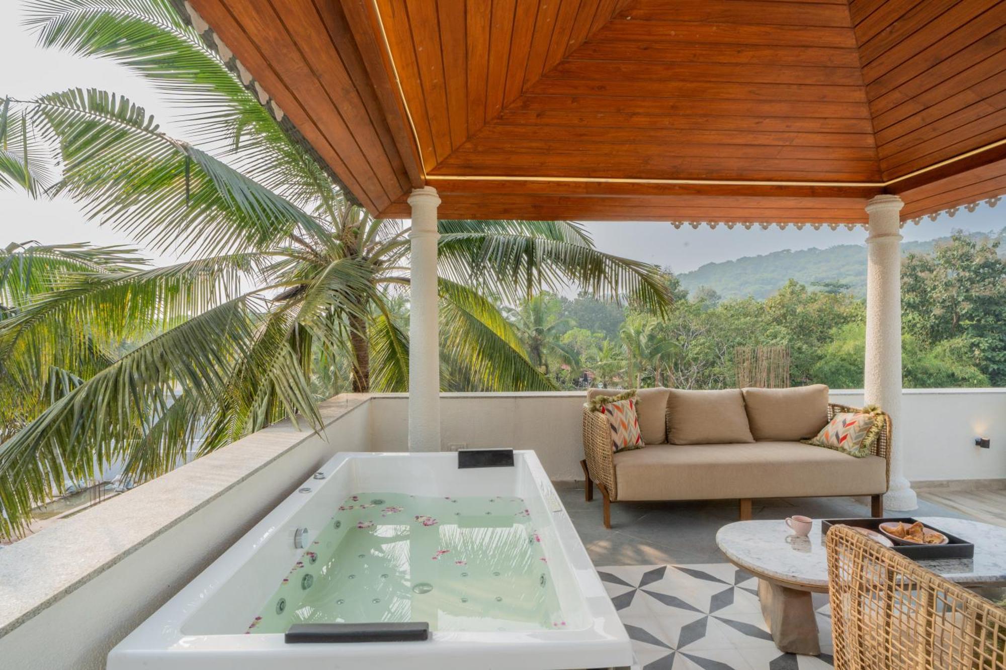 Elivaas 4 Bhk Villa With Pvt Pool & Jacuzzi-Yashgeet Siolim Eksteriør billede